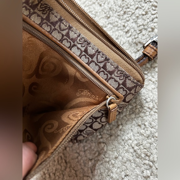 BRIGHTON convertible wristlet Wallet Card Organizer Canvas Heart Print Straps - Picture 15 of 15